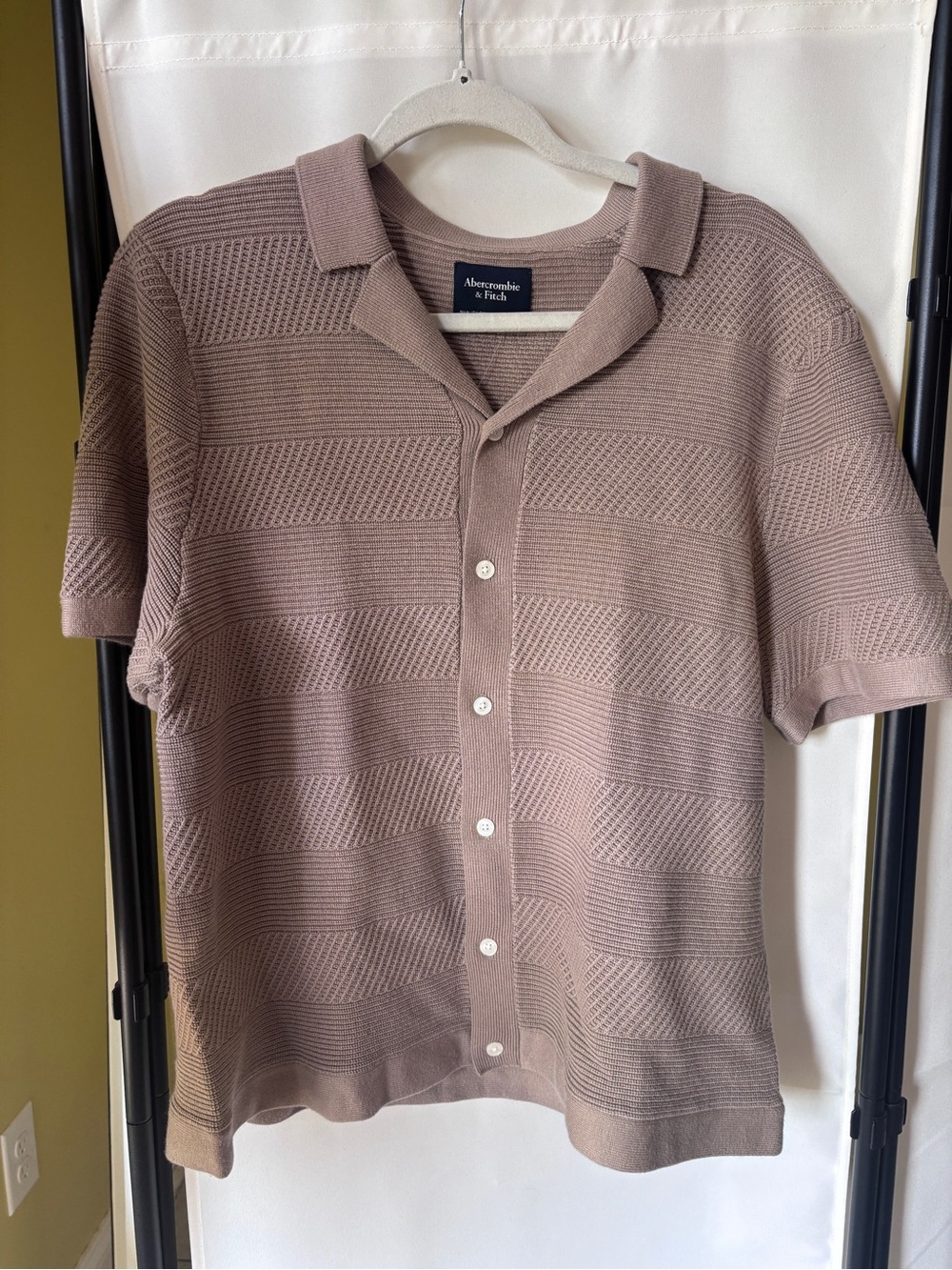 Abercrombie & Fitch NWT Men's Short-Sleeve Button-Front Knit Shirt in Taupe
